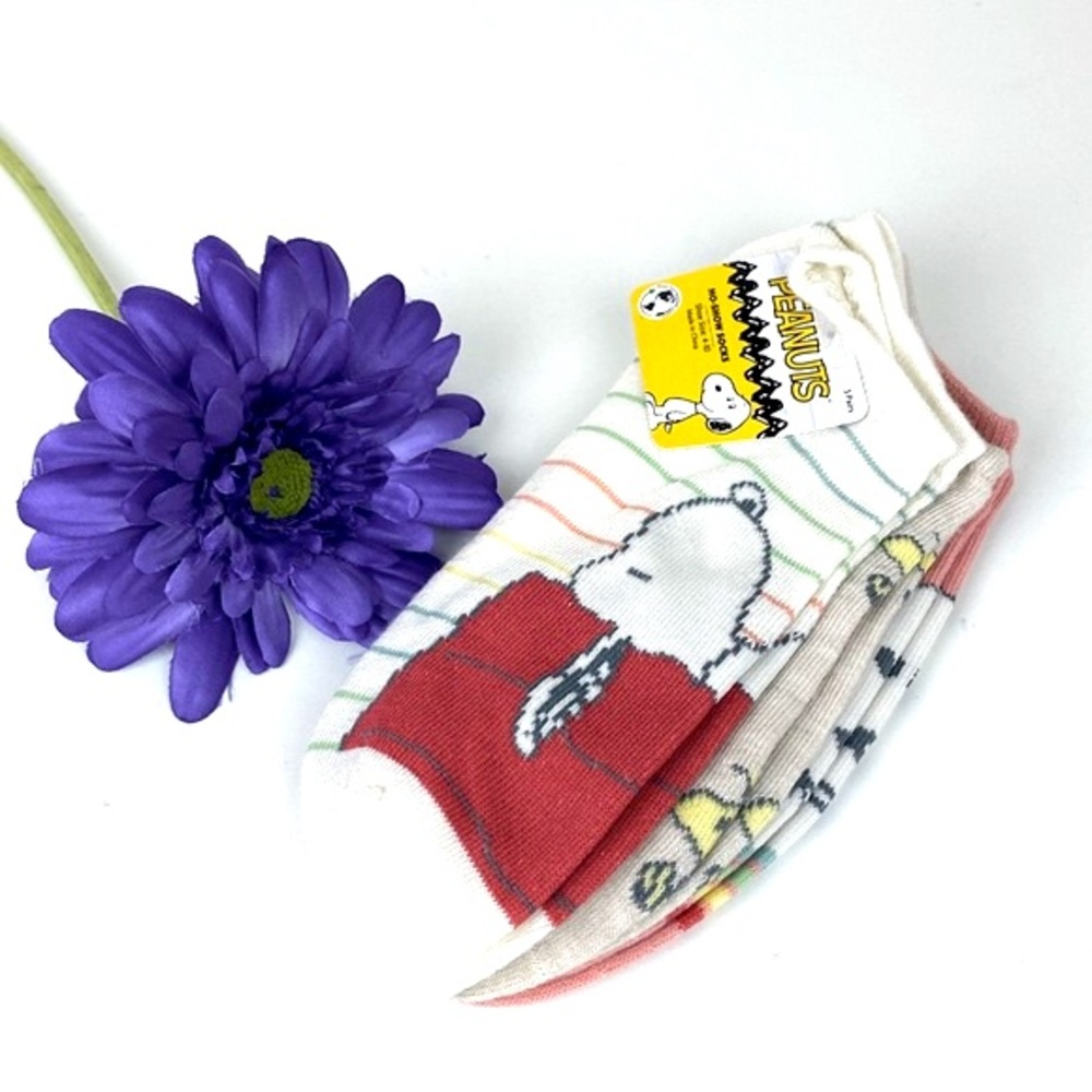 Snoopy Peanuts no show socks set of 3 Snoopy and Woodstock designs NEW